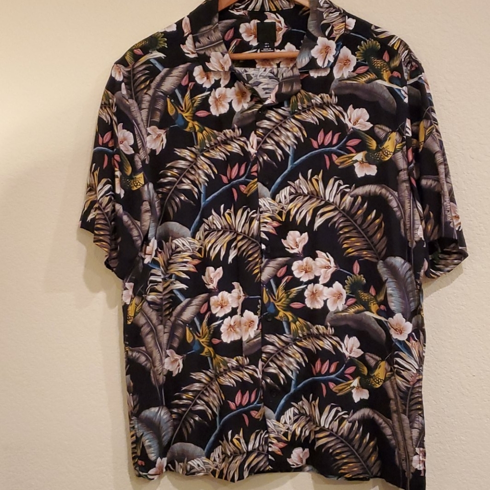 H&M Black Label Casual Tropics short sleeve shirt.